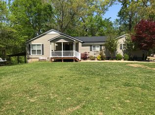7686 Beaird Rd, Hokes Bluff, AL 35903