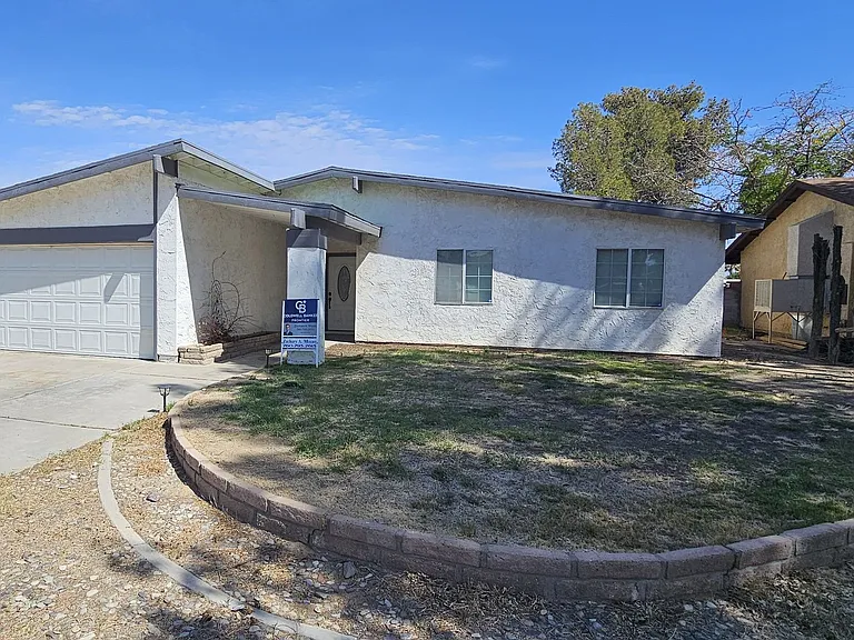 812 Kinnett Ave — Photo 2