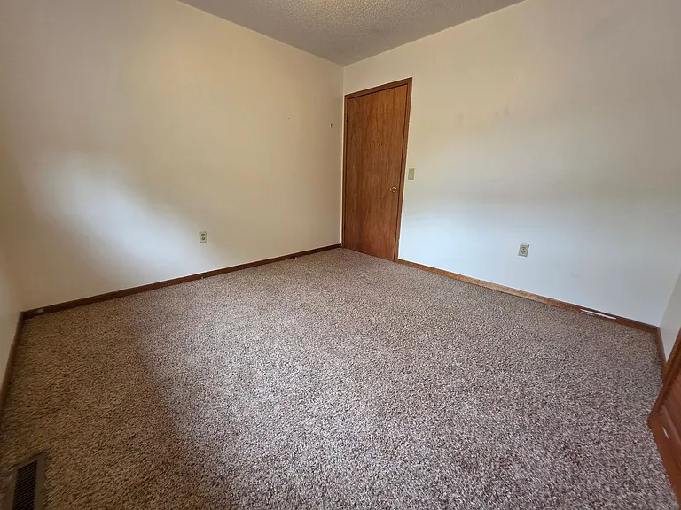 4925 Coventry Ct — Photo 8