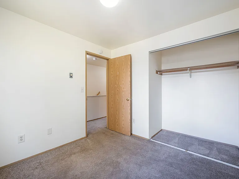 1318 9th St SE #1318 — Photo 7