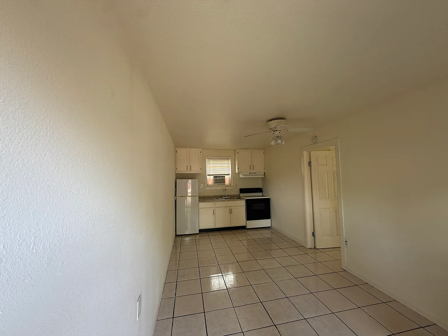 1 bed, 210 sqft, $850 — Photo 3