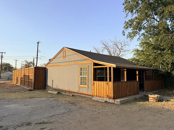 2nd image of 312 W Cuthbert Ave