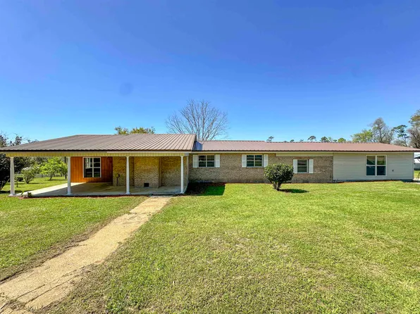 2071 Gay Ave, Sneads, FL 32460