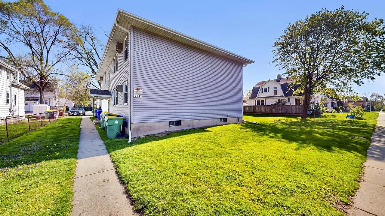 2 bed, 900 sqft, $1,025 — Photo 2