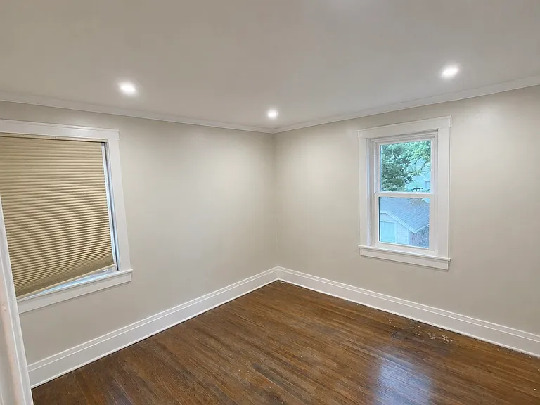 230 E Hazeltine Ave — Photo 8