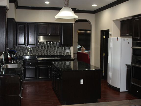 4th image of 8515 Parkwood Way