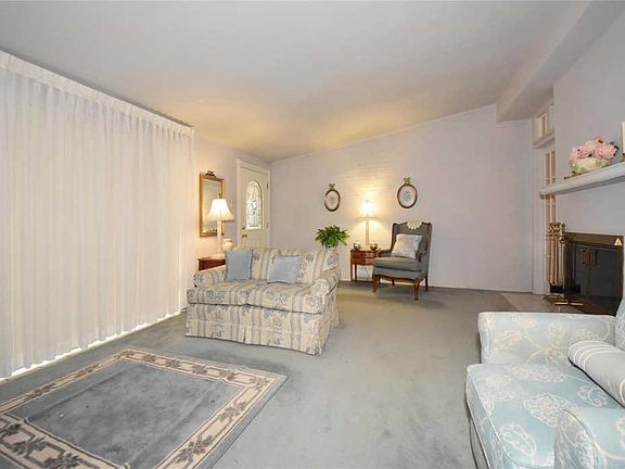 2nd image of 6641 Alder Ave