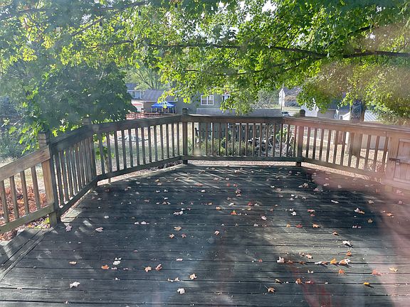5th image of 605 Fulla Ln