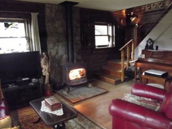 4th image of 372 Buffalo Ln