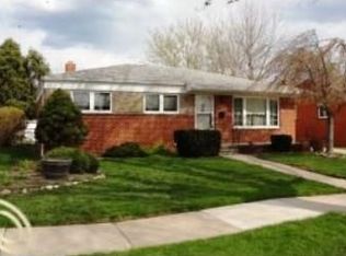 24596 Roxana Ave, Eastpointe, MI 48021