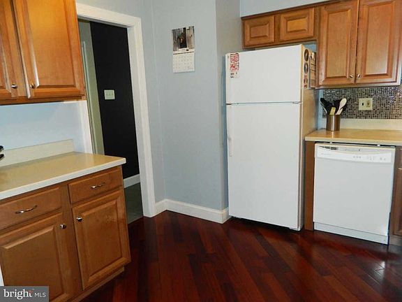 4th image of 224 Caranel Cir
