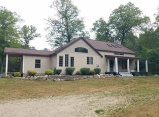 458 Oak St, Harrison, MI 48625