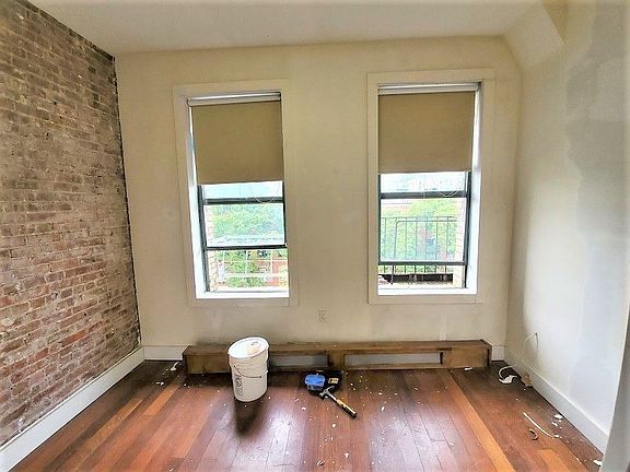 4th image of 967 Columbus Ave APT 8