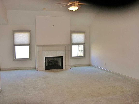 4th image of 11801 Silverthorne Dr