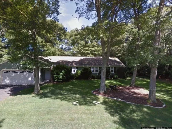 140 Thistle Dr, Barnstable, MA 02630