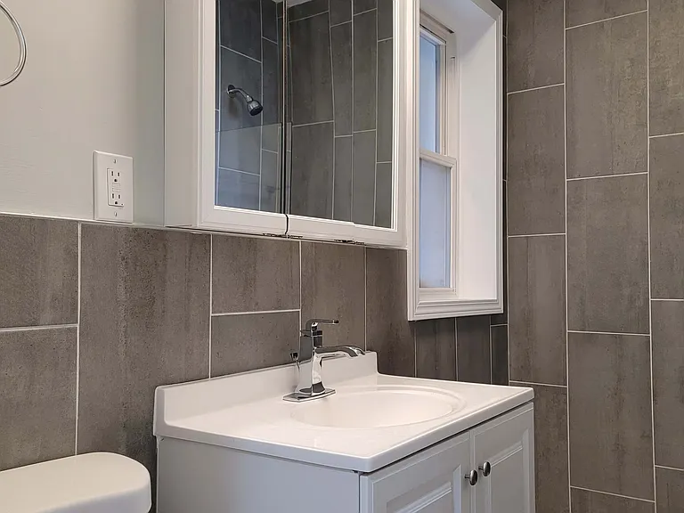 4651-61 N. Manor Ave — Photo 25