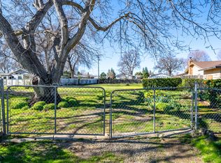 Lakewood Dr, Redding, CA 96001