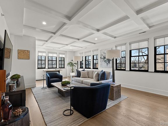 3rd image of 936 W Eleven Mile Rd