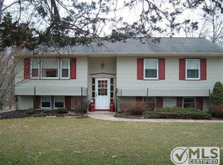 1360 Hickory Ln, Gardiner, NY