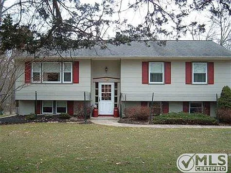 1360 Hickory Ln photo 1