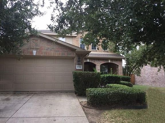 2nd image of 2321 Emerald Ln