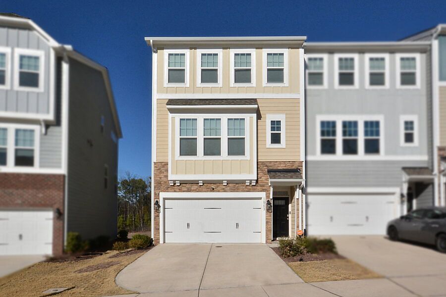 1st image of 1043 Manorhaven Dr