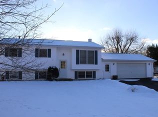 14 Somerset Dr, Elmira, NY 14903