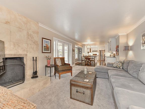 3rd image of 3870 Crondall Dr