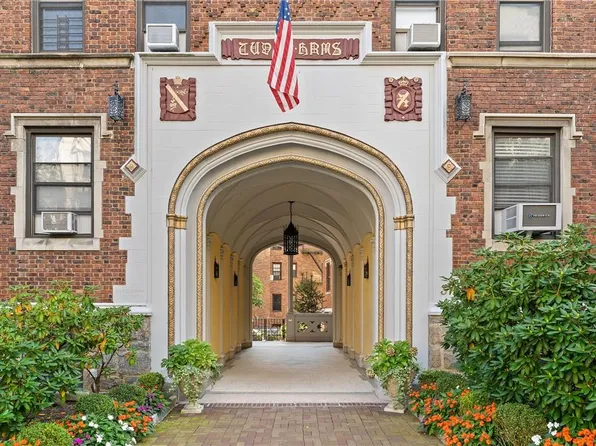 31 W Pondfield Road #29, Bronxville, NY 10708