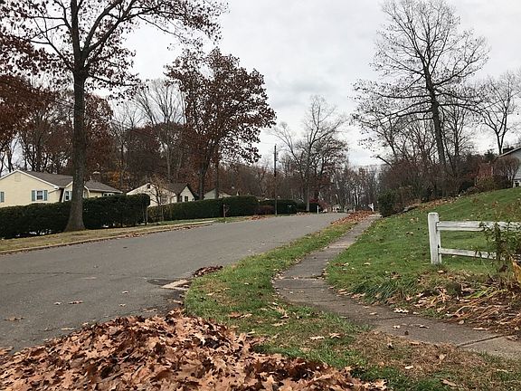 4th image of 37 Fleetwood Dr