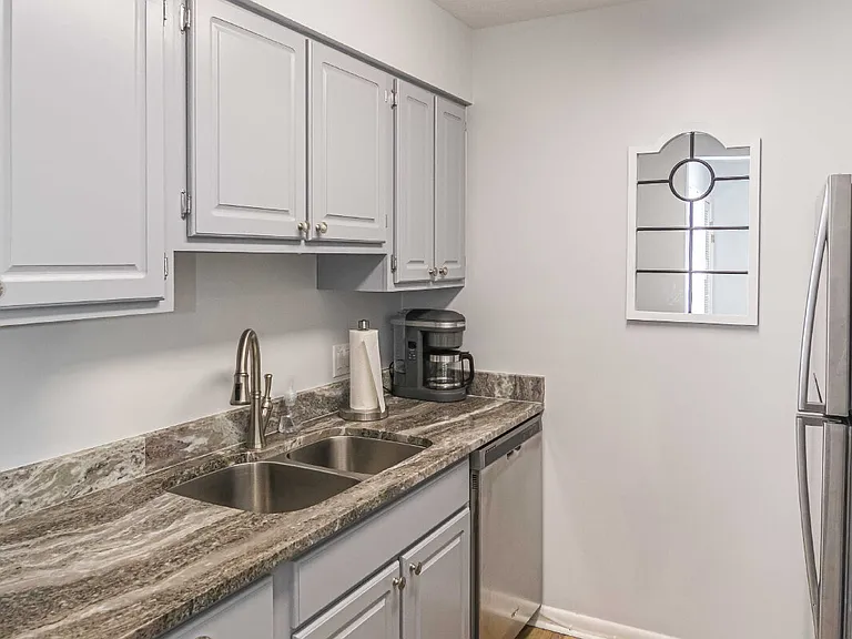 101 E Lockhaven Dr #C — Photo 8