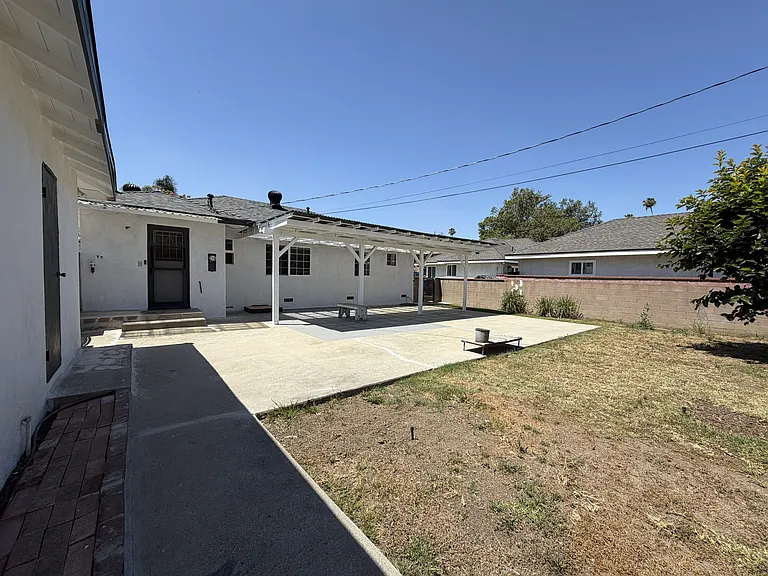 1433 E Larkwood St — Photo 37