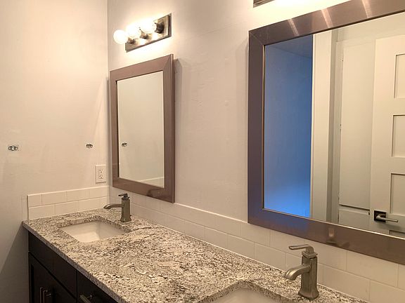 5th image of 1510 W North Loop Blvd APT 913
