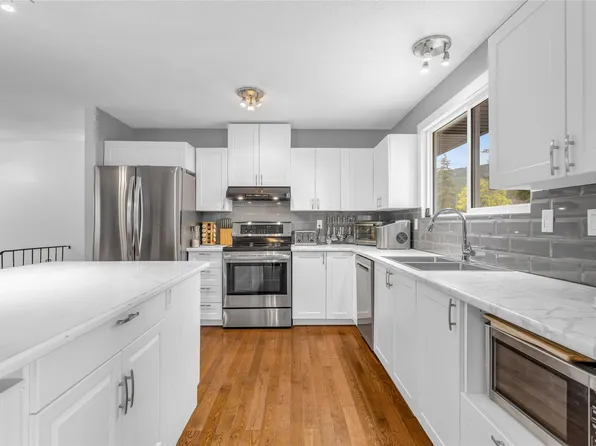 3281 McIver Rd, West Kelowna, BC V4T 1G2