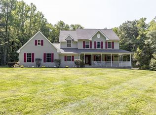 23 Hemlock Rd, Columbia, NJ 07832