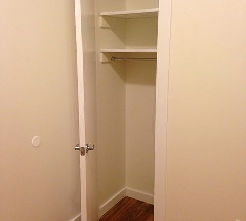 4th image of 817 Marcy Ave