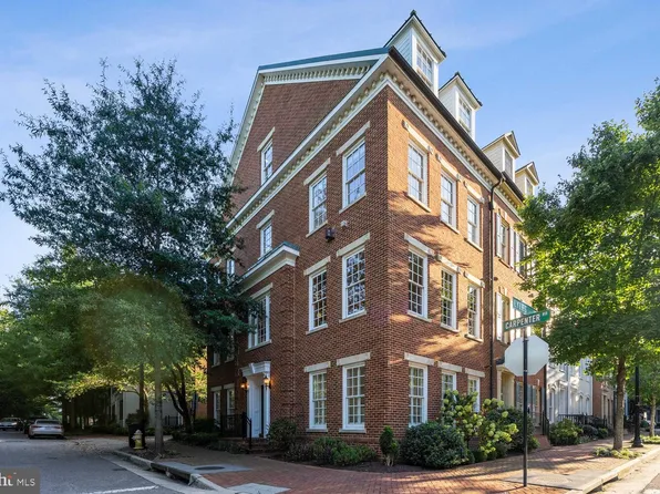700 Lyles Ln, Alexandria, VA 22314