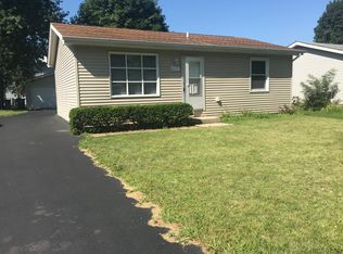 2117 Greengold St, Crest Hill, IL 60403