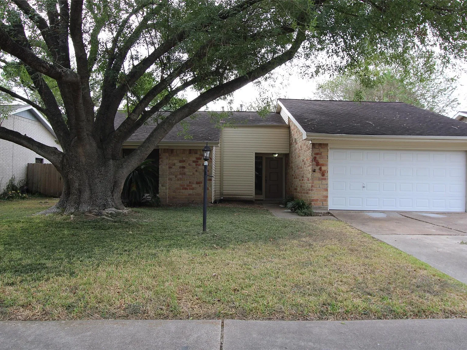 3 bed, 2.0 bath, 1552 sqft, $1,900 — Photo 1