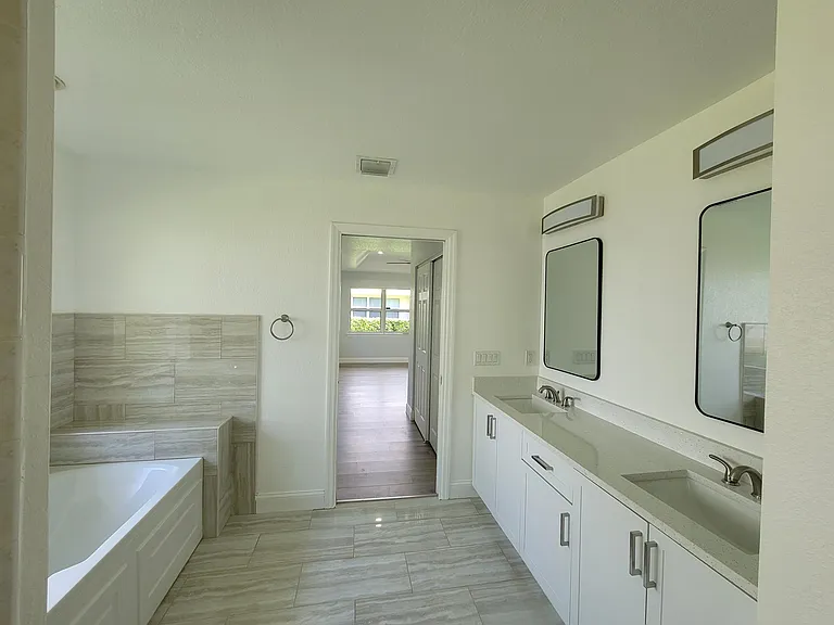 1758 N Dovetail Dr #0 — Photo 4
