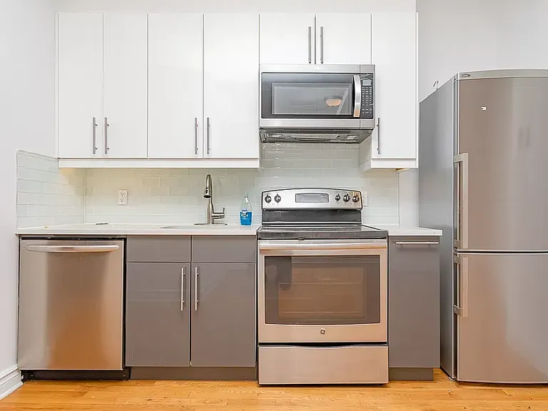 2620 Jackson Ave #3B — Photo 4