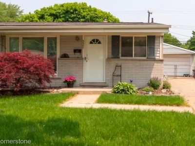 5367 Vivian St, Dearborn Heights, MI, 48125