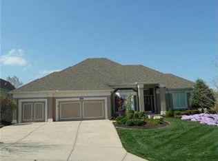 9734 Cooper St, Lenexa, KS 66220