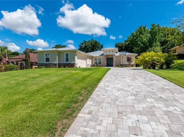 16337 Magnolia Bluff Dr, Montverde, FL 34756