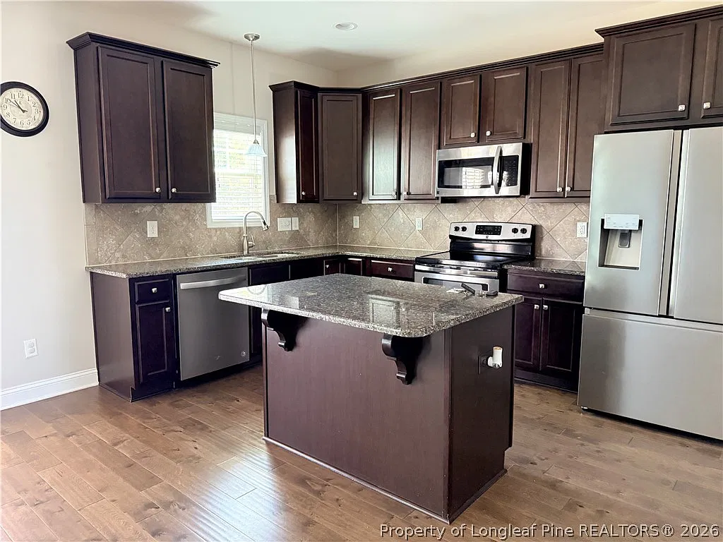 4 bed, 2.5 bath, 2300 sqft, $2,100 — Photo 4