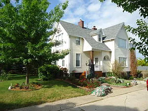 1324 S Riverside Ave photo 1