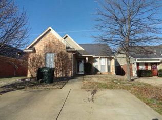 5437 Russell Dr, Southaven, MS 38671