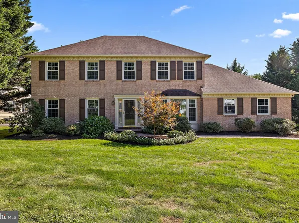2 Chatterly Ln, Wilmington, DE 19803