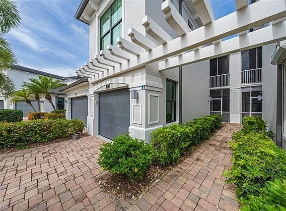 2nd image of 2432 Ravenna Blvd #4-101