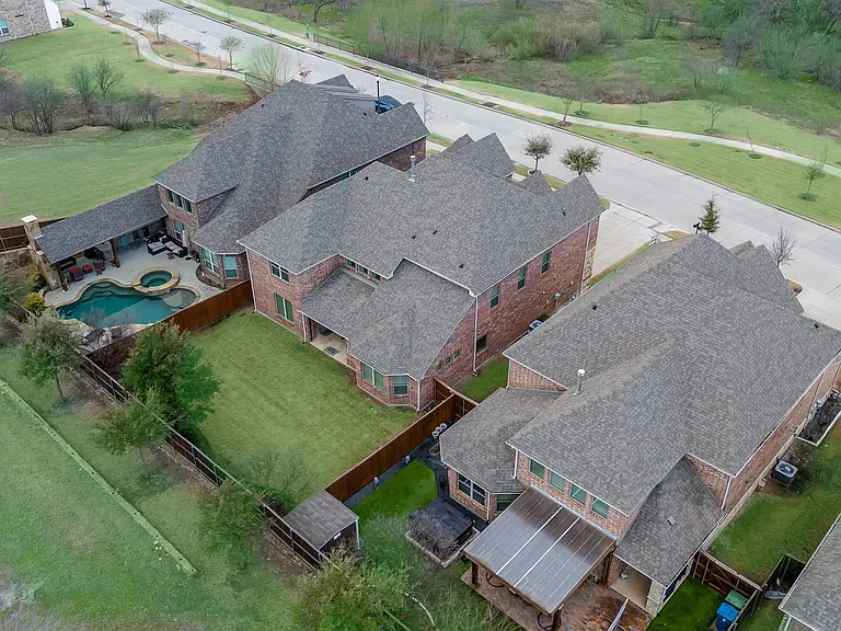 2805 Walnut Creek Ln — Photo 18
